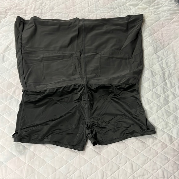 Eddie Bauer skirt with undershorts or skort size L - Picture 3 of 4